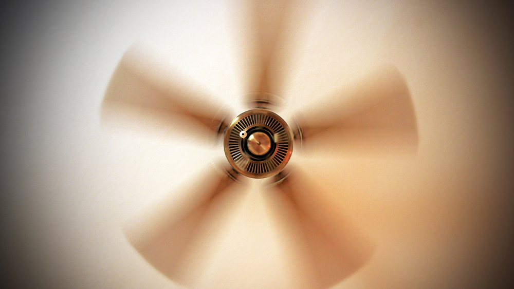 How does the ceiling fan work?