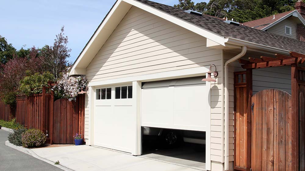 Learn how to cool a hot and windowless garage.